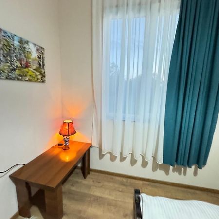 Odo'S Guest House Martvili Ngoại thất bức ảnh