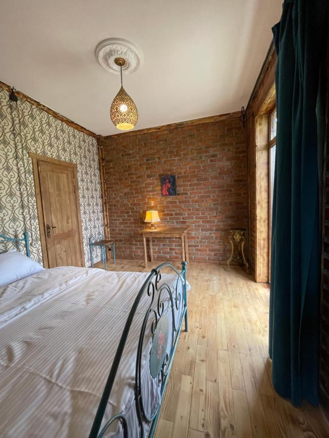 Odo'S Guest House Martvili Ngoại thất bức ảnh