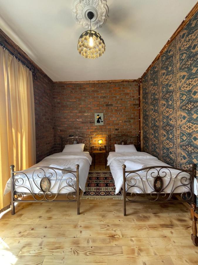 Odo'S Guest House Martvili Ngoại thất bức ảnh