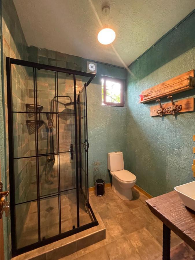 Odo'S Guest House Martvili Ngoại thất bức ảnh