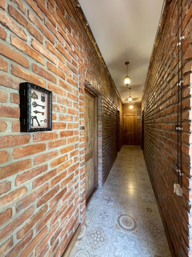 Odo'S Guest House Martvili Ngoại thất bức ảnh