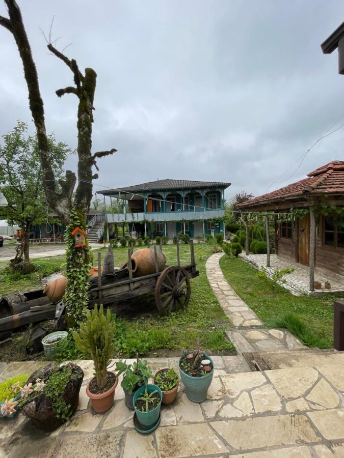 Odo'S Guest House Martvili Ngoại thất bức ảnh