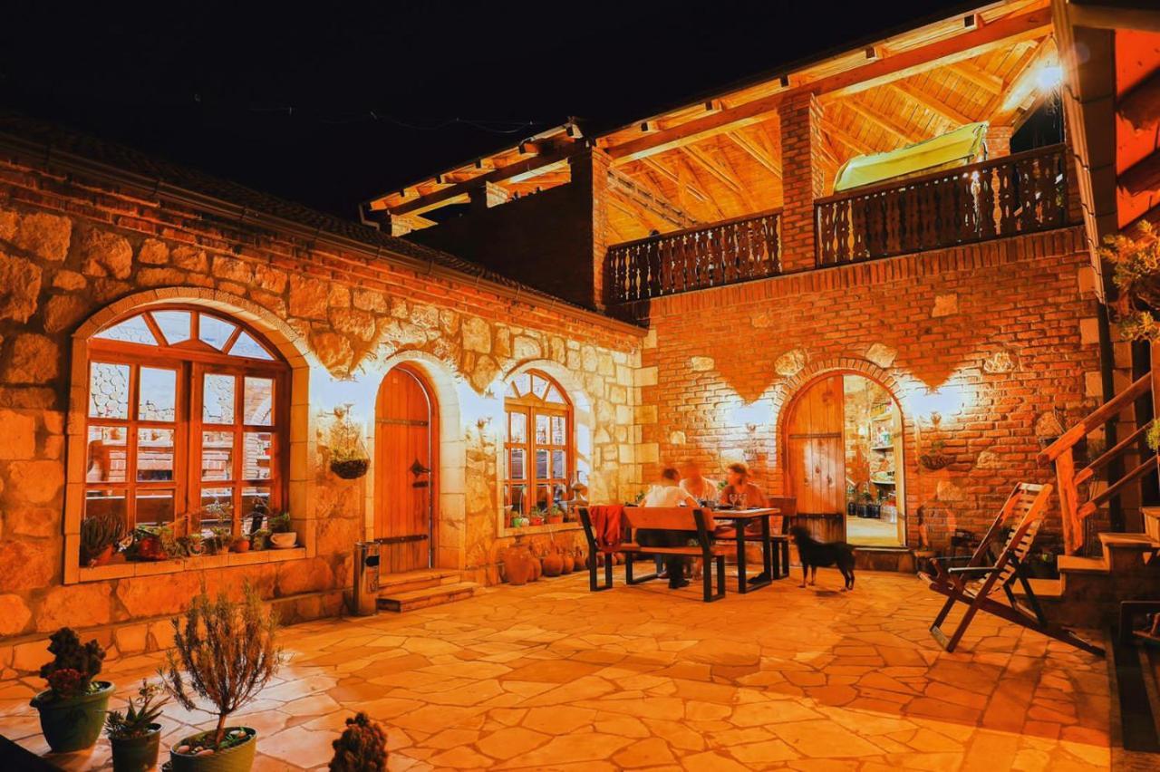 Odo'S Guest House Martvili Ngoại thất bức ảnh