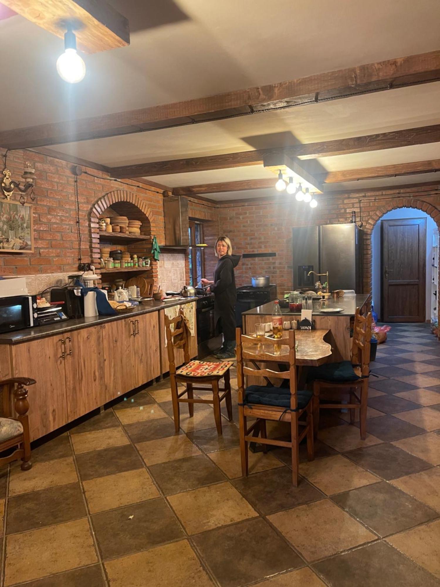 Odo'S Guest House Martvili Ngoại thất bức ảnh