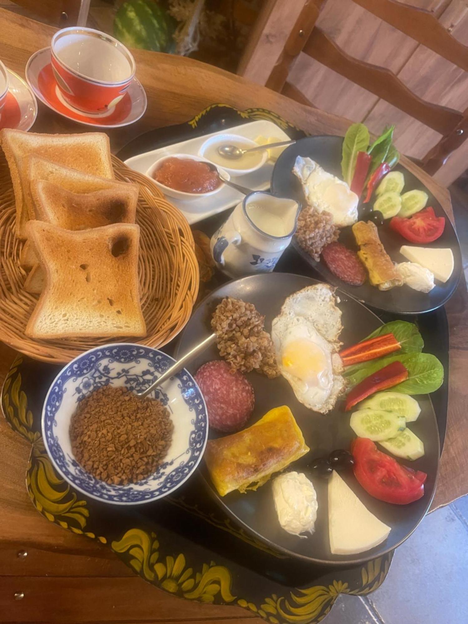 Odo'S Guest House Martvili Ngoại thất bức ảnh